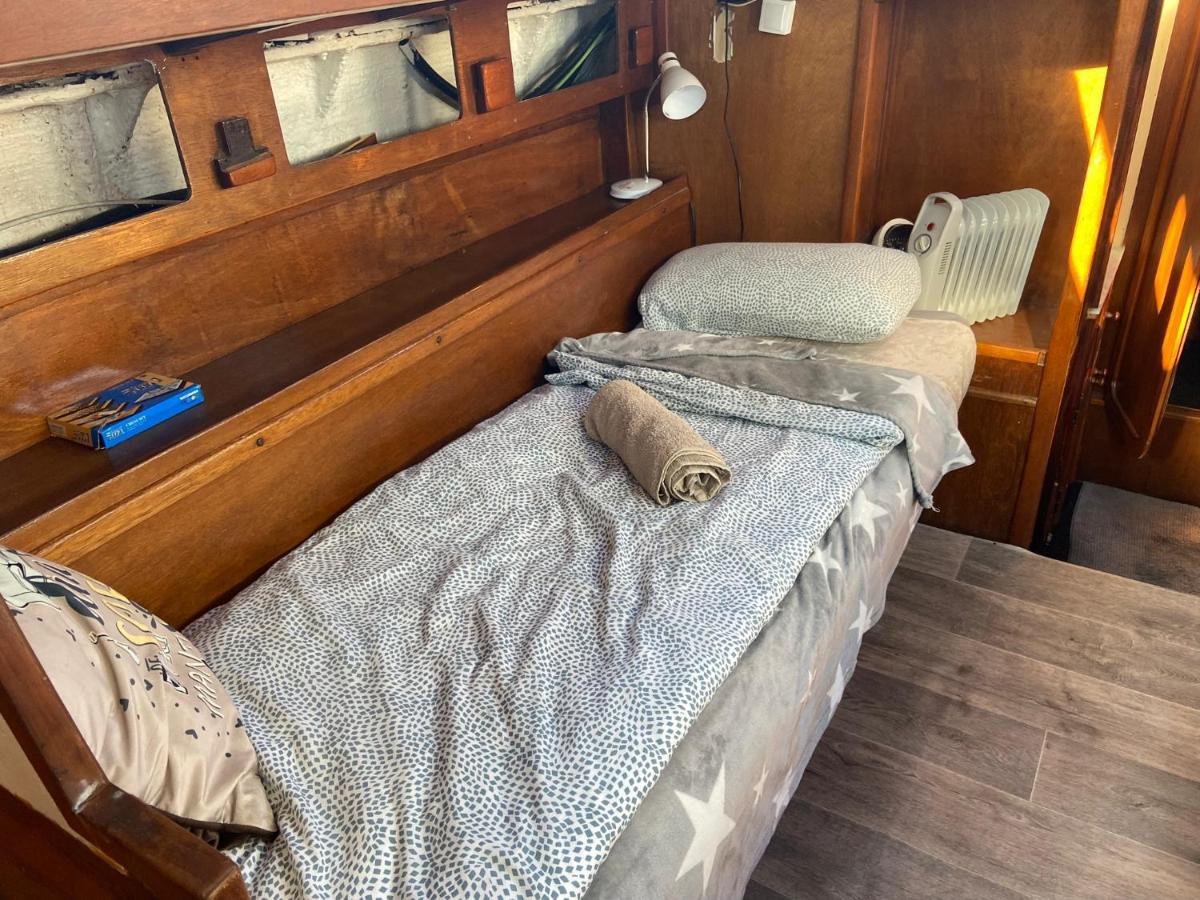 Fantastic Sailing Boat To Sleep In Barcelona Hotel Esterno foto